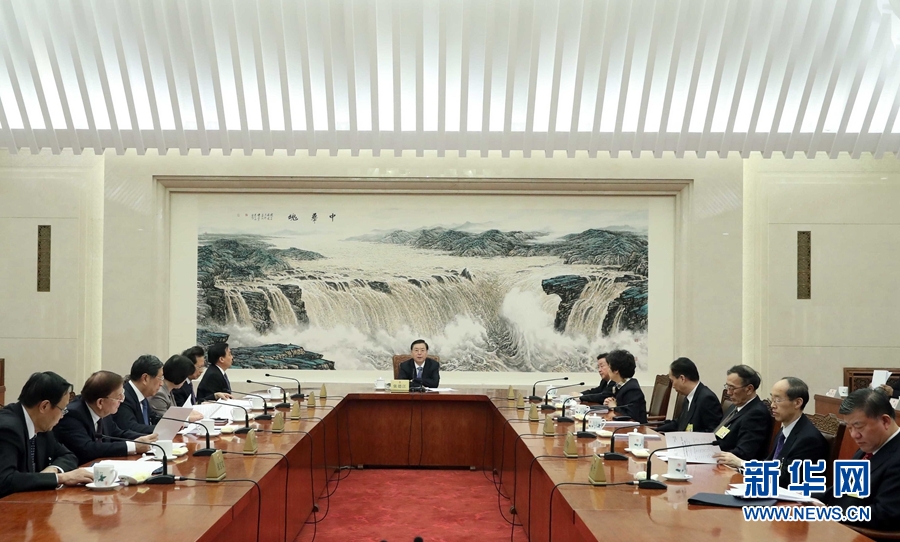 2月23日，十二屆全國人大常委會第一百一十三次委員長會議在北京人民大會堂舉行，張德江委員長主持。 新華社記者 劉衛(wèi)兵 攝