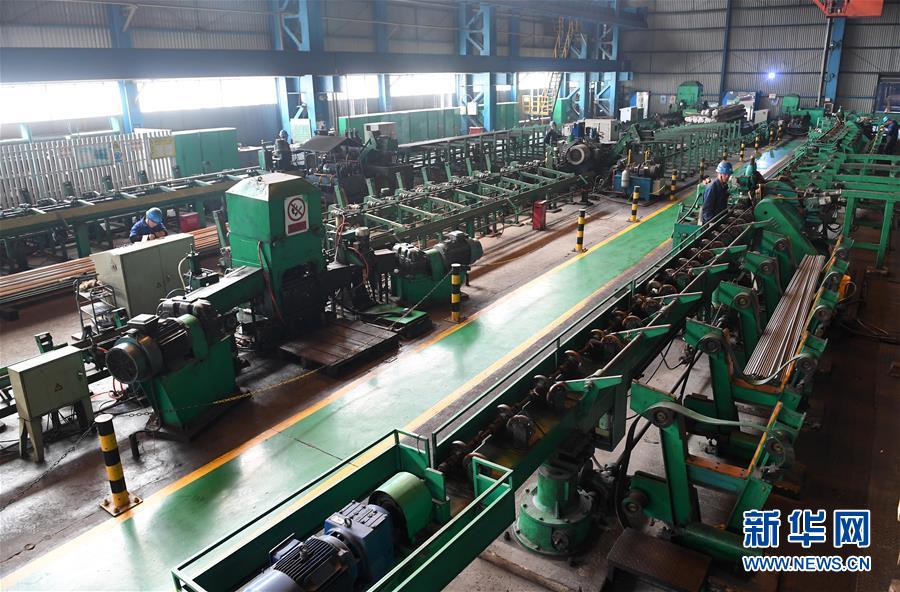 (習(xí)近平新時(shí)代中國特色社會(huì)主義思想在基層·改革發(fā)展新氣象·圖文互動(dòng))(2)河鋼轉(zhuǎn)型:不按“噸”賣按“塊”賣 不賣“數(shù)量”賣“質(zhì)量”