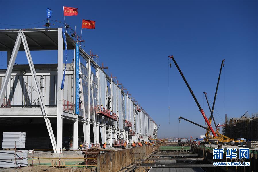 （新華全媒頭條&middot;圖文互動）（10）領(lǐng)航新時代中國經(jīng)濟(jì)航船&mdash;&mdash;從中央財(cái)經(jīng)領(lǐng)導(dǎo)小組會議看以習(xí)近平同志為核心的黨中央駕馭中國經(jīng)濟(jì)