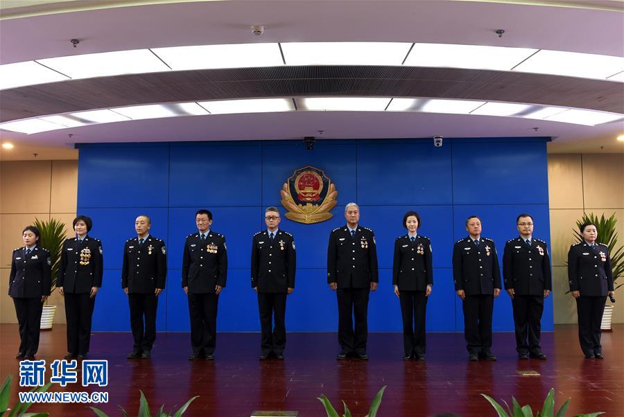 （在習(xí)近平新時(shí)代中國(guó)特色社會(huì)主義思想指引下&mdash;&mdash;新時(shí)代新氣象新作為&middot;新華全媒頭條&middot;圖文互動(dòng)）（7）最濃是這中國(guó)紅&mdash;&mdash;北京市西城區(qū)弘揚(yáng)紅墻意識(shí)深化改革發(fā)展紀(jì)實(shí)