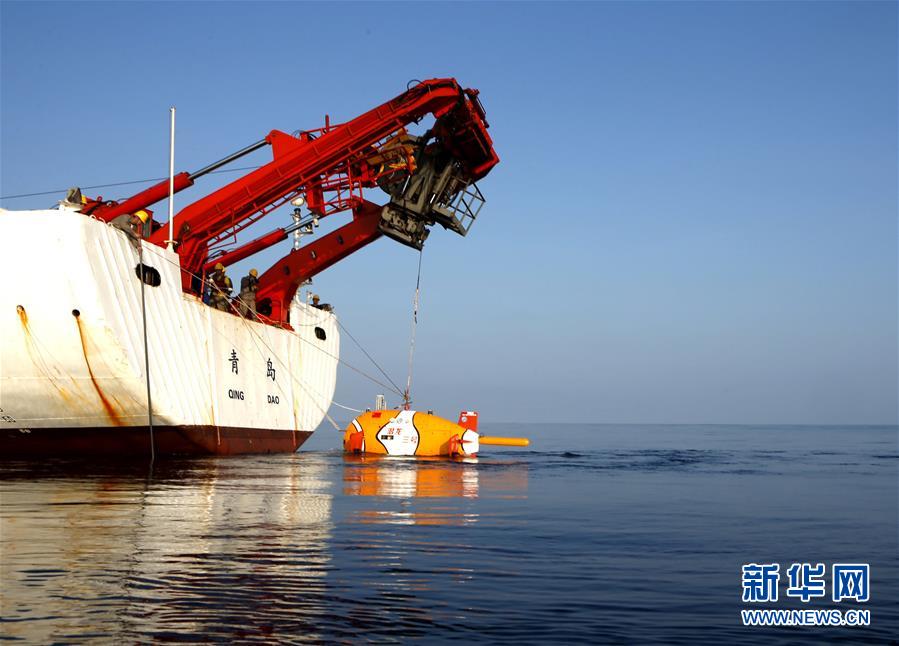 (潛龍?zhí)侥虾?middot;圖文互動)(3)“潛龍三號”海試通過現場驗收 開始試驗性應用第一潛