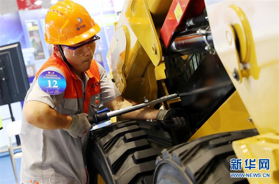 （新華全媒頭條&middot;圖文互動(dòng)）（8）上下合力，聚力破障，開辟&ldquo;大國工匠&rdquo;建設(shè)新格局