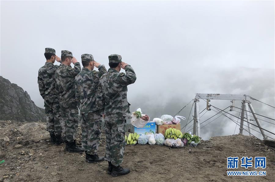 （圖文互動）（9）特寫：&ldquo;八一&rdquo;禮物，飛向云端哨所