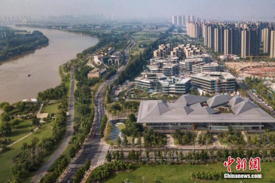 8月9日，航拍南京江心洲新加坡&middot;南京生態(tài)科技島。 <a target='_blank' >中新社</a>記者 泱波 攝