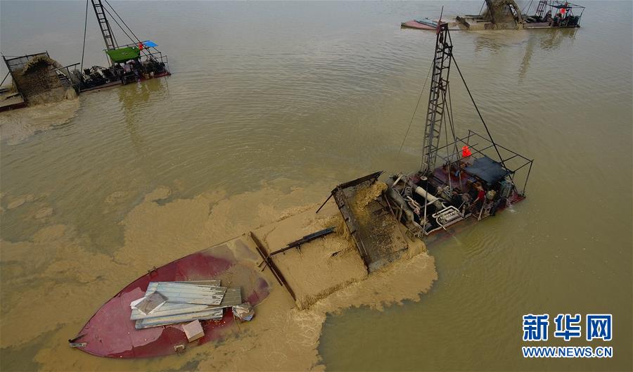 （新華視點(diǎn)&middot;圖文互動(dòng)）（2）小作坊&ldquo;游擊&rdquo;盜采、查處窩點(diǎn)&ldquo;死灰復(fù)燃&rdquo;，海南非法采砂緣何難止？