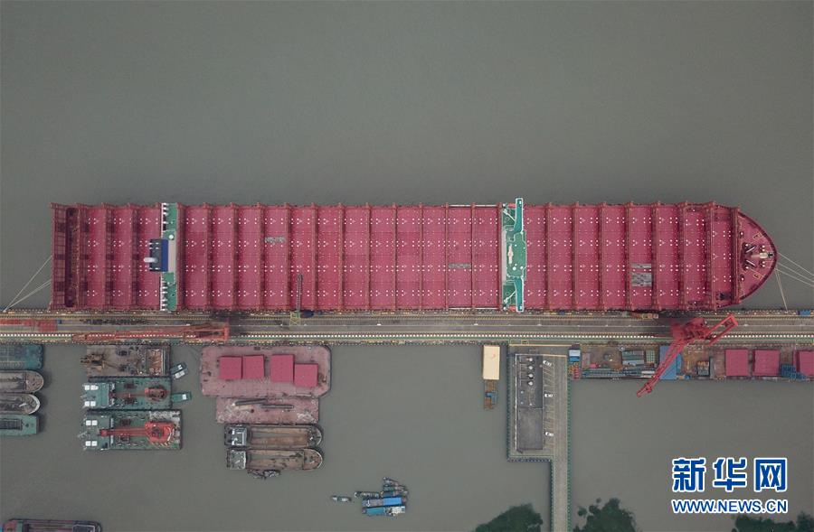 （新華全媒頭條&middot;壯闊東方潮 奮進(jìn)新時(shí)代&mdash;&mdash;慶祝改革開(kāi)放40年&middot;圖文互動(dòng)）（5）從改革開(kāi)放窗口到攻堅(jiān)破冰試驗(yàn)田&mdash;&mdash;從浦東開(kāi)發(fā)開(kāi)放看中國(guó)改革開(kāi)放40年