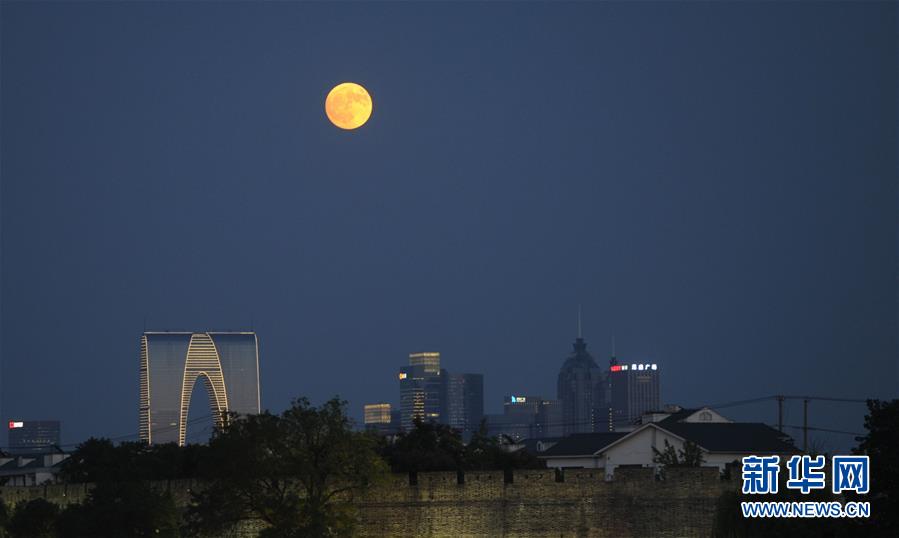 （新華全媒頭條&middot;我們的節(jié)日&middot;中秋&middot;圖文互動(dòng)）（1）明月寄相思 家國(guó)總關(guān)情&mdash;&mdash;詩(shī)詞引出的中秋故事