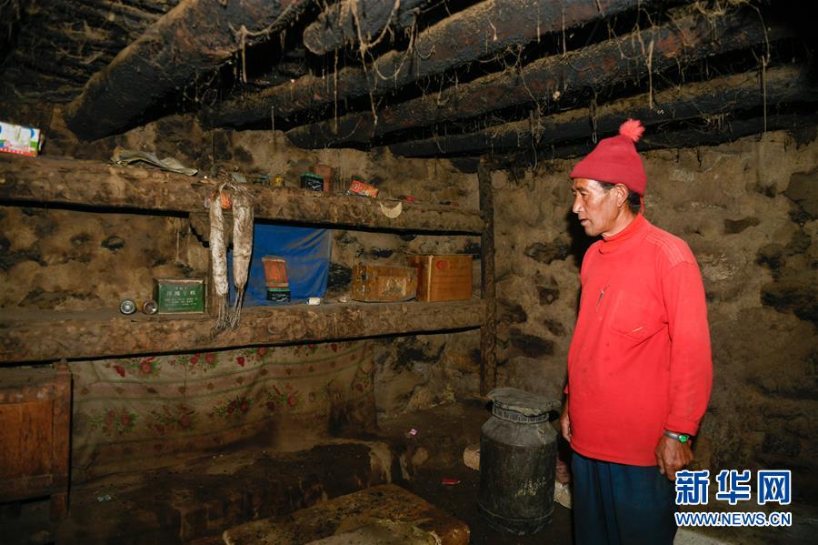 （新華全媒頭條&middot;圖文互動(dòng)）（3）西藏阿里楚松村&ldquo;四代房&rdquo;：中國(guó)邊陲巨變的縮微影像