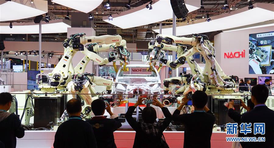 （新華全媒頭條&middot;聚焦進(jìn)口博覽會(huì)&middot;圖文互動(dòng)）（2）匯聚世界經(jīng)濟(jì)前行的浩蕩潮流&mdash;&mdash;從首屆中國(guó)國(guó)際進(jìn)口博覽會(huì)看全球合作發(fā)展新趨勢(shì)