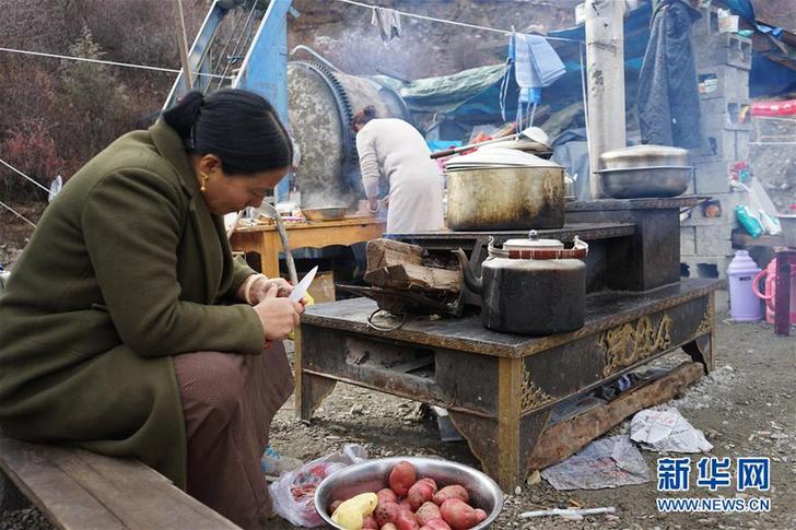 （圖文互動）（4）日子繼續(xù)好好過&mdash;&mdash;探訪金沙江堰塞湖四川安置點(diǎn)