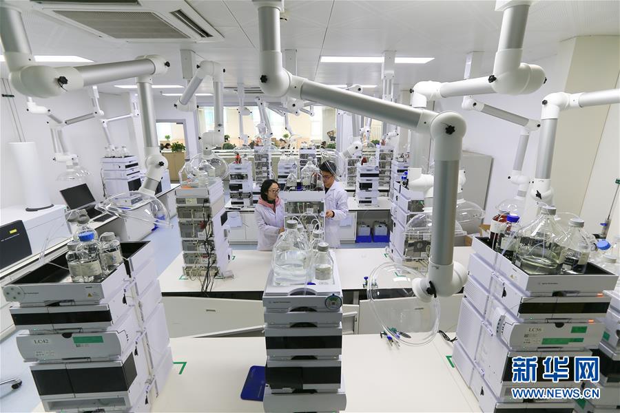 (百城百縣百企調(diào)研行·圖文互動(dòng))(5)“藍(lán)鯨1號”從這里駛出——山東煙臺(tái)崛起制造業(yè)高地