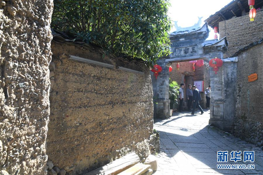 （在習(xí)近平新時(shí)代中國(guó)特色社會(huì)主義思想指引下&middot;慶祝改革開(kāi)放40周年&middot;綠色發(fā)展）（新華全媒頭條&middot;圖文互動(dòng)）（5）綠色發(fā)展：書(shū)寫(xiě)在中國(guó)大地上的美麗畫(huà)卷