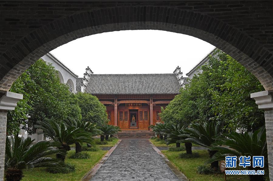 (慶祝改革開(kāi)放40周年基層行·學(xué)校篇·圖文互動(dòng))(6)白鷺洲中學(xué)40年:書院教育的時(shí)代探索