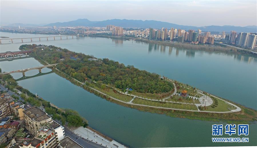 (慶祝改革開(kāi)放40周年基層行·學(xué)校篇·圖文互動(dòng))(11)白鷺洲中學(xué)40年:書院教育的時(shí)代探索