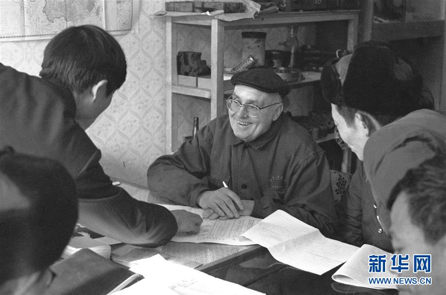 （圖文互動）（2）為發(fā)展和進(jìn)步，與中國攜手同行&mdash;&mdash;中國改革友誼獎?wù)芦@得者群像 