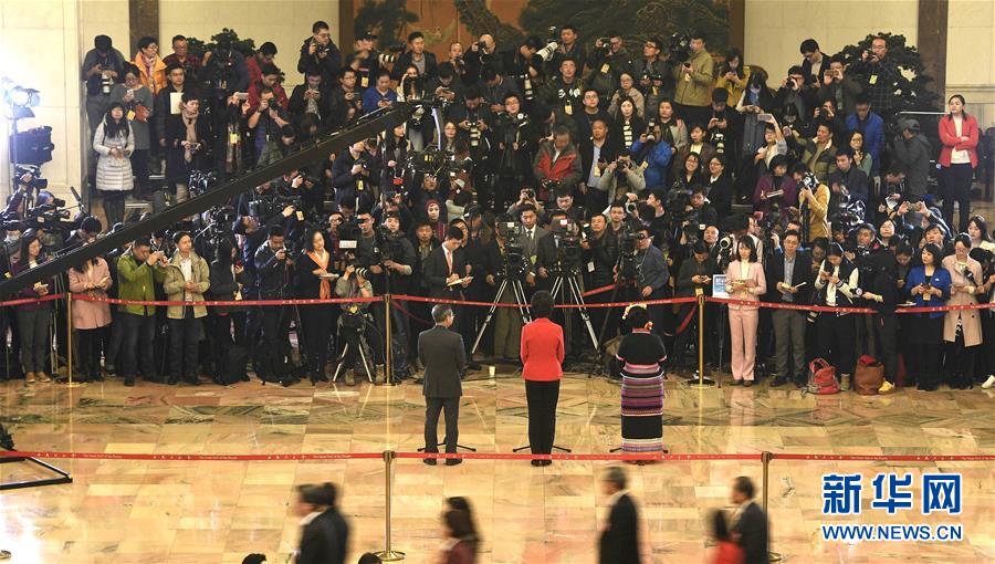 （兩會&middot;政協(xié)開幕）（16）全國政協(xié)委員接受采訪