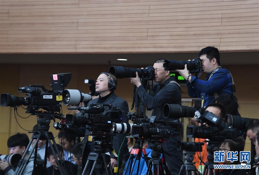 （兩會(huì)）（4）財(cái)政部部長(zhǎng)肖捷等就&ldquo;財(cái)稅改革和財(cái)政工作&rdquo;答記者問(wèn)