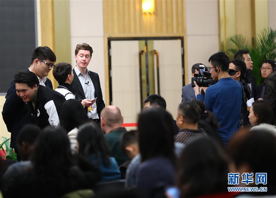 （兩會(huì)&middot;新華網(wǎng)）（3）外交部部長(zhǎng)王毅答記者問(wèn)