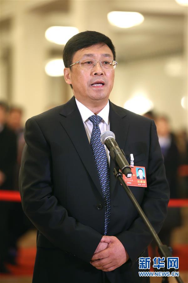 （兩會(huì)&middot;XHDW）（8）全國(guó)人大代表接受采訪