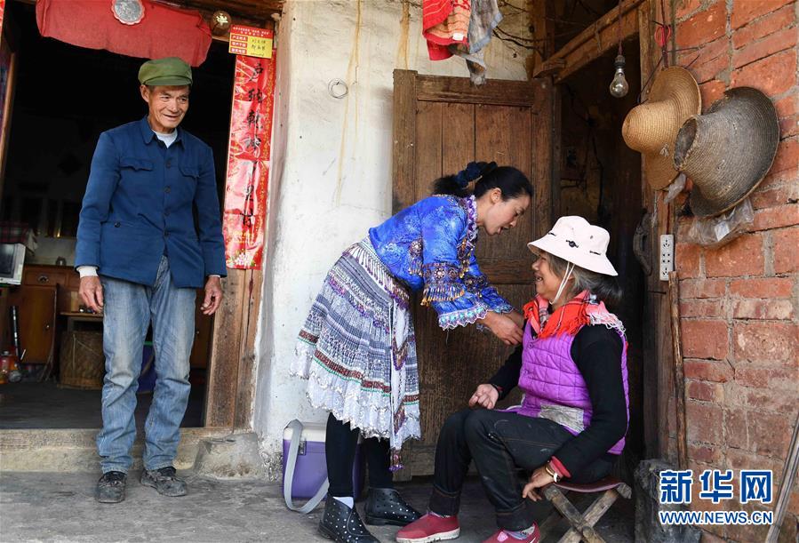 （兩會&middot;基層代表履職故事）（8）全國人大代表楊蓮英：為百姓健康保駕護(hù)航