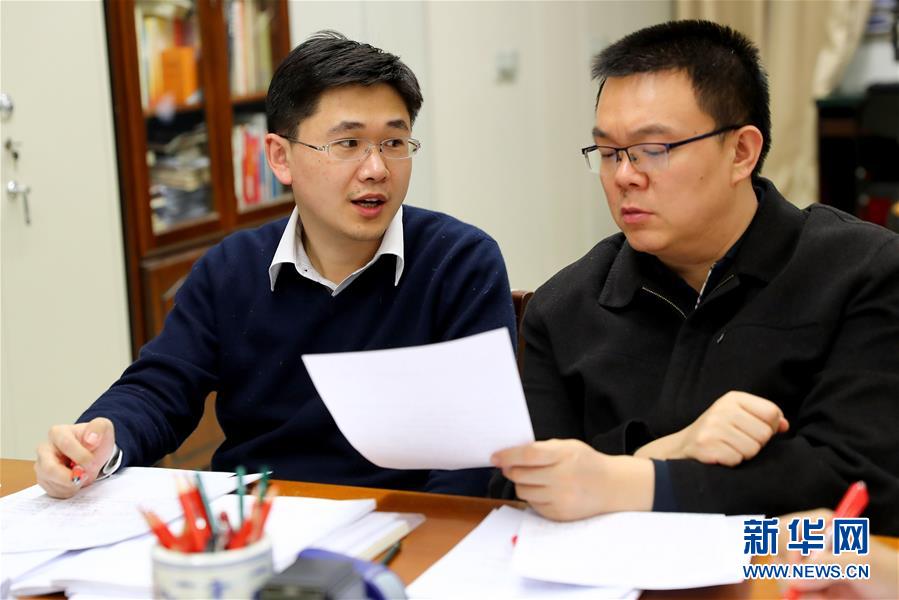 (圖文互動(dòng)·聽(tīng)民意 匯民智)(2)凝聚共識(shí) 提振信心——2018年國(guó)辦“旁聽(tīng)”全國(guó)兩會(huì)記事