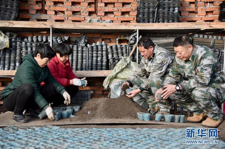 （走基層 聽民聲&middot;圖文互動(dòng)）（2）&ldquo;扶貧，更扶村&rdquo;&mdash;&mdash;黑龍江扶貧一線蹲點(diǎn)觀察