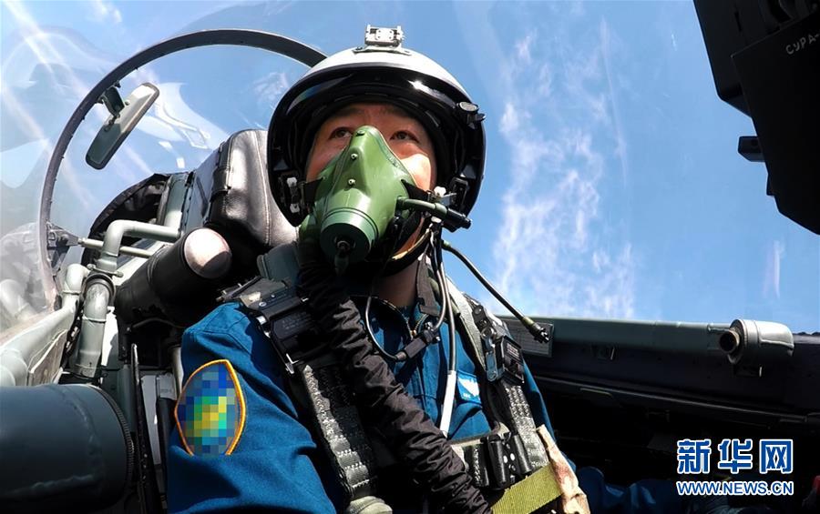 （新華全媒頭條&middot;圖文互動）（6）戰(zhàn)鷹，為祖國奮飛&mdash;&mdash;記空軍航空兵某旅旅長、特級飛行員郝井文