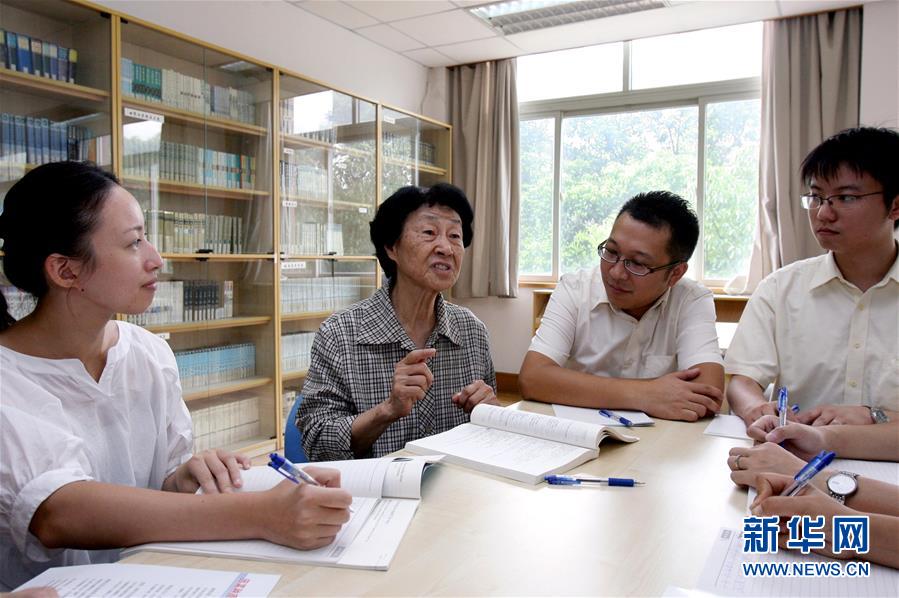 (改革先鋒風(fēng)采·圖文互動)(2)于漪:站上講臺就是生命在歌唱