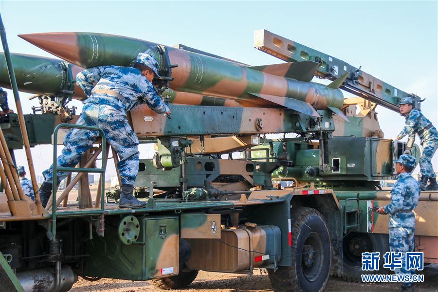 (新華全媒頭條·圖文互動)(4)向祖國報告:我在戰(zhàn)位守萬家團圓——解放軍和武警部隊新春佳節(jié)備戰(zhàn)執(zhí)勤記事