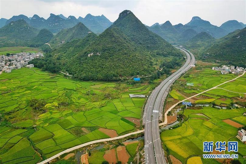 （新華全媒頭條&middot;圖文互動(dòng)）（12）山鄉(xiāng)巨變&mdash;&mdash;來(lái)自貴州扶貧一線的報(bào)告