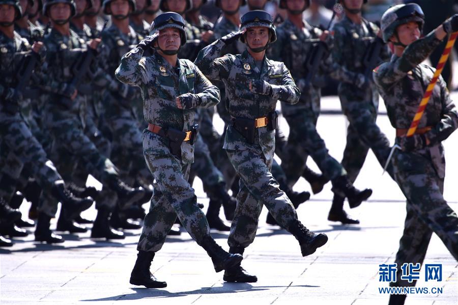 （新華全媒頭條&middot;強軍思想引領新征程&middot;圖文互動）（4）那一刻，我們光榮接受檢閱