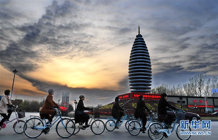 (新華全媒頭條·京津冀協(xié)同發(fā)展五周年·圖文互動)(4)開辟高質(zhì)量發(fā)展的光明前景——以習(xí)近平同志為核心的黨中央謀劃推動京津冀協(xié)同發(fā)展五周年紀實