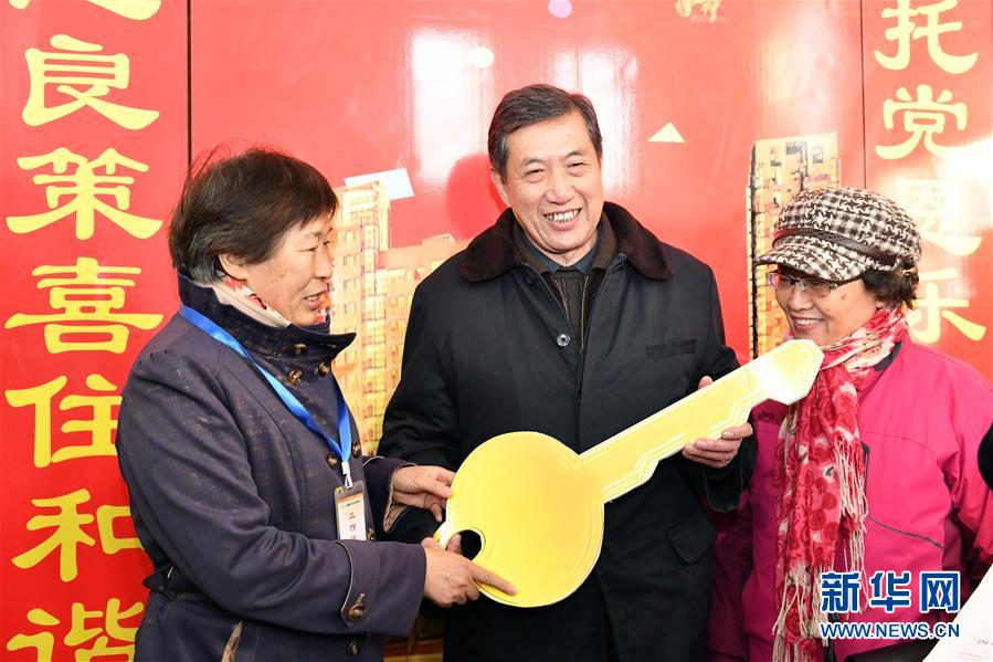 (新華全媒頭條·圖文互動(dòng))(4)承諾有“干貨” 落實(shí)有“硬招”——“全國(guó)兩會(huì)部長(zhǎng)通道”上承諾踐行情況掃描