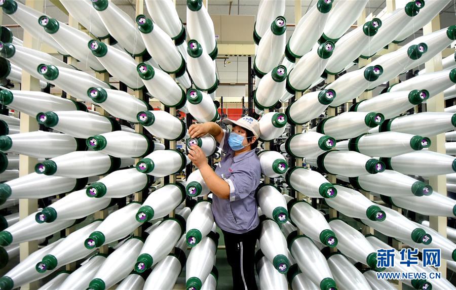 #(新華全媒頭條·迎接兩會(huì)特別報(bào)道·圖文互動(dòng))(11)會(huì)當(dāng)水擊三千里——全國(guó)兩會(huì)前夕看中國(guó)信心