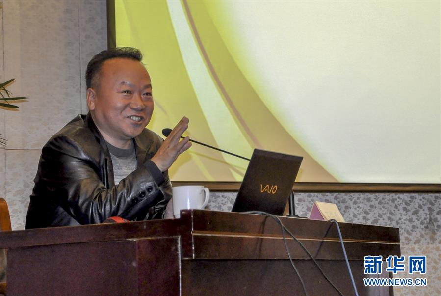 （新華全媒頭條&middot;圖文互動(dòng)）（1）一堂特殊而難忘的思政課&mdash;&mdash;習(xí)近平總書記主持召開學(xué)校思想政治理論課教師座談會(huì)側(cè)記