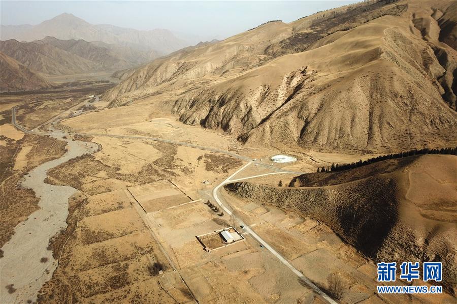 （新華全媒頭條&middot;兩會精神看落實&middot;圖文互動）（2）保持戰(zhàn)略定力 跨越重要關口&mdash;&mdash;落實兩會精神加強生態(tài)文明建設述評