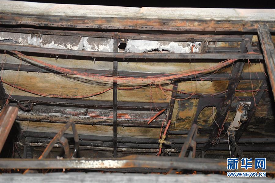 (新華網(wǎng))(3)湖南常長(zhǎng)高速客車起火事故致26人死亡