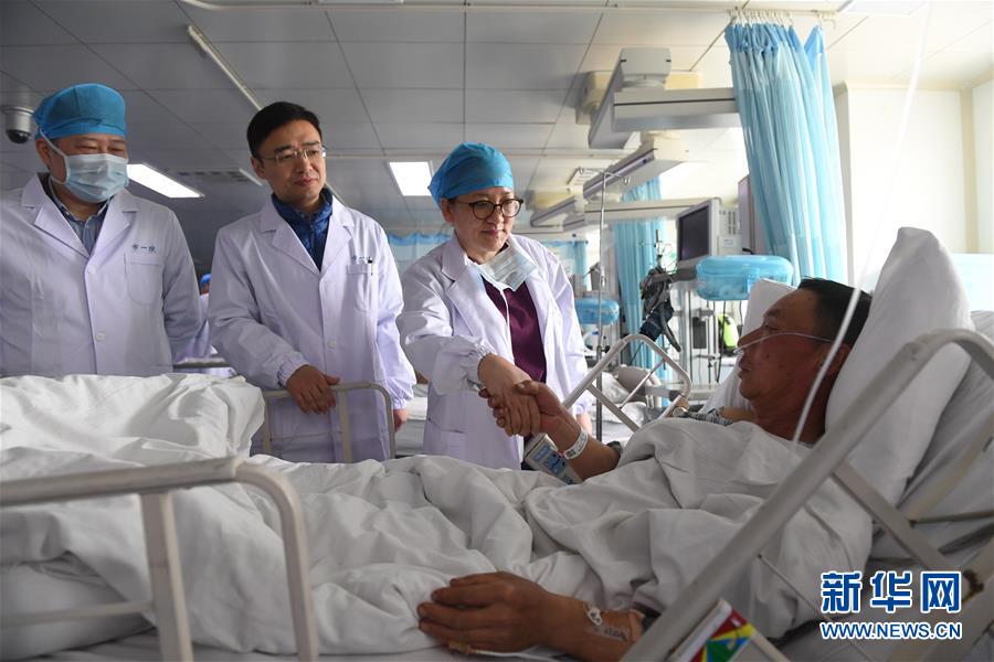 (新華全媒頭條·響水化工廠爆炸事故·圖文互動(dòng))(3)為了617個(gè)生命的賽跑——江蘇響水爆炸事故傷員救治一線實(shí)錄