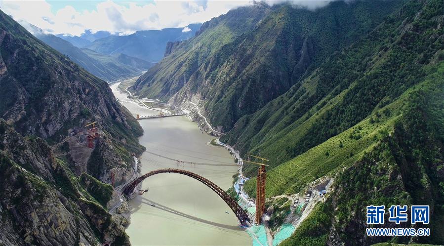 (新華全媒頭條·圖文互動(dòng))(3)昂首闊步向未來——寫在西藏民主改革60周年之際