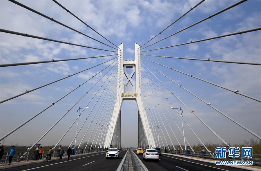 （在習(xí)近平新時代中國特色社會主義思想指引下&mdash;&mdash;新時代新作為新篇章&middot;圖文互動）（5）梗阻的&ldquo;血脈&rdquo;通了 彼此的心拉近了&mdash;&mdash;京津冀&ldquo;斷頭路&rdquo;打通記