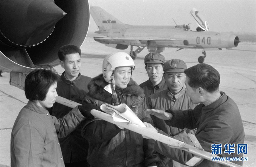 (新華全媒頭條·圖文互動(dòng))(1)試飛60年 鋪就中國通天路