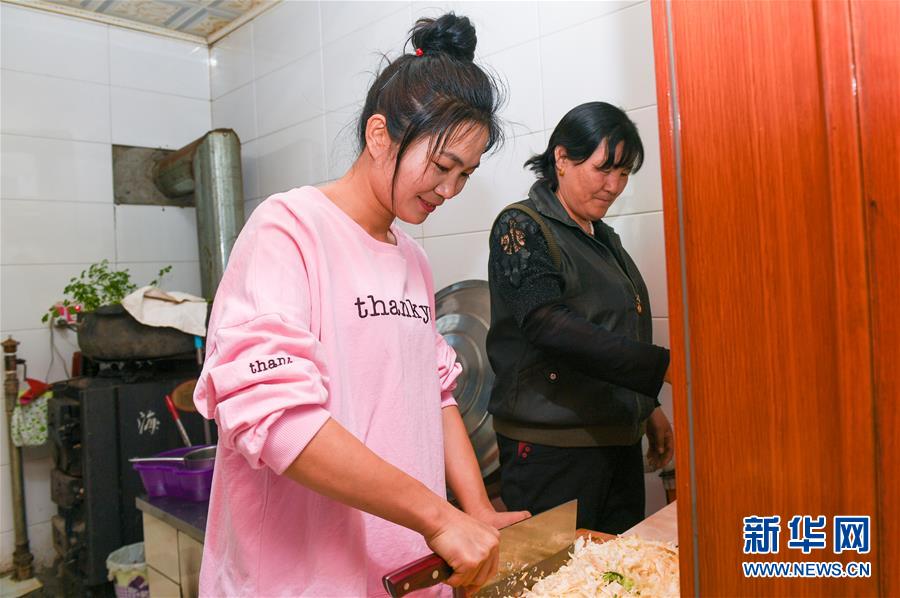 （壯麗70年&middot;奮斗新時代&middot;圖文互動）（2）情同一家，守望相助，共奔小康&mdash;&mdash;內(nèi)蒙古興安盟巴彥敖包嘎查民族團結見聞