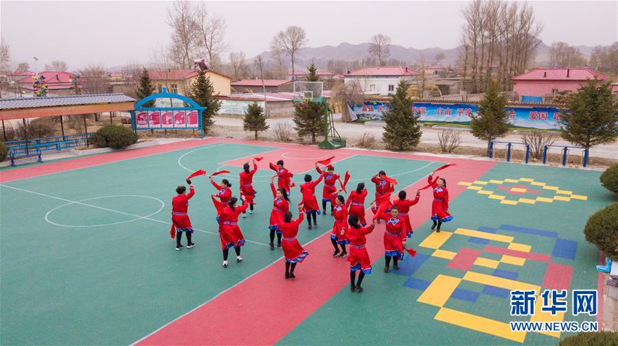 （壯麗70年&middot;奮斗新時代&middot;圖文互動）（3）情同一家，守望相助，共奔小康&mdash;&mdash;內(nèi)蒙古興安盟巴彥敖包嘎查民族團結見聞