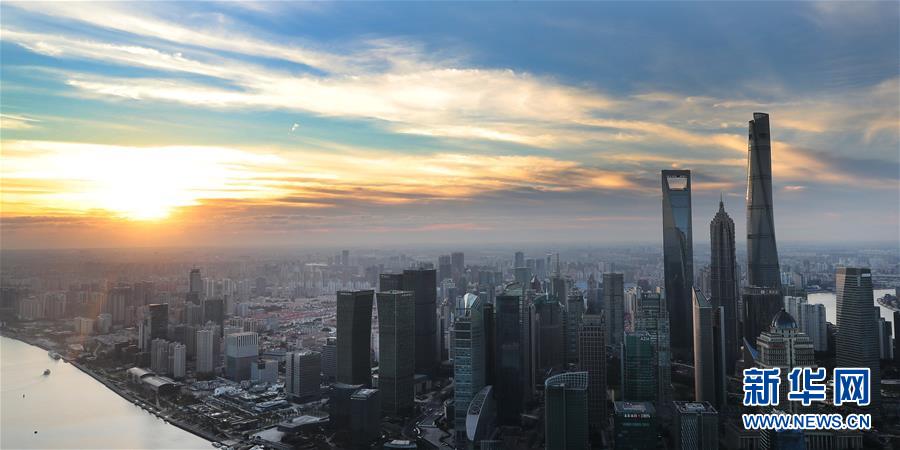 （新華全媒頭條&middot;壯麗70年 奮斗新時(shí)代&mdash;&mdash;推動(dòng)高質(zhì)量發(fā)展調(diào)研行&middot;圖文互動(dòng)）（7）百尺竿頭再登攀&mdash;&mdash;高質(zhì)量發(fā)展的&ldquo;上海答卷&rdquo;