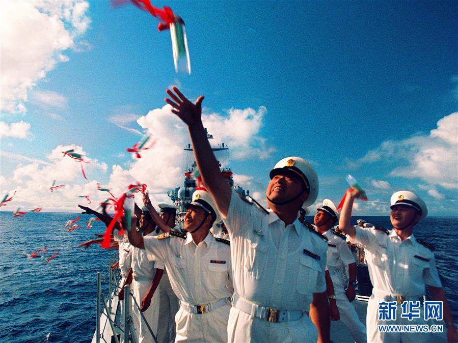 （新華全媒頭條&middot;人民海軍70年&middot;圖文互動）（1）向海圖強春潮涌&mdash;&mdash;黨中央、中央軍委和習主席關心人民海軍建設發(fā)展紀實