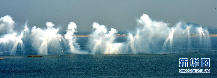 （新華全媒頭條&middot;人民海軍70年&middot;圖文互動）（10）向海圖強(qiáng)春潮涌&mdash;&mdash;黨中央、中央軍委和習(xí)主席關(guān)心人民海軍建設(shè)發(fā)展紀(jì)實(shí)