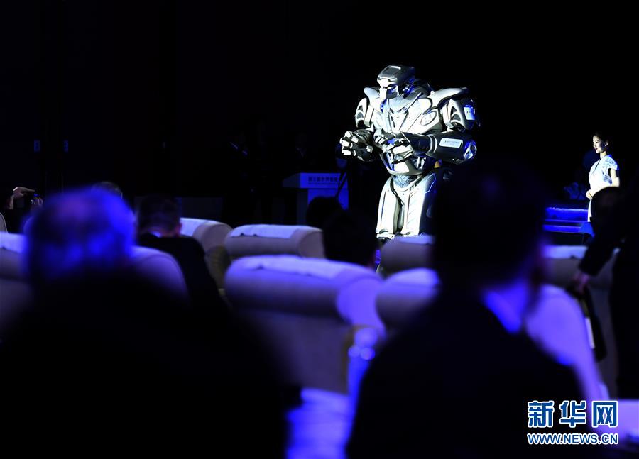 （新華全媒頭條&middot;圖文互動）（1）擁抱智能新時(shí)代：世界智能大會釋放了哪些新信號？