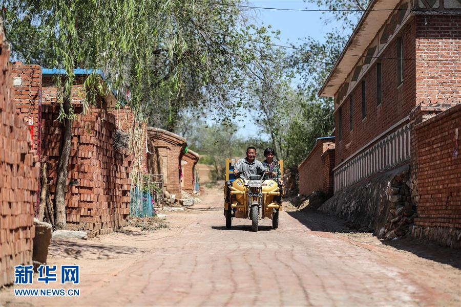 (圖文互動(dòng))(3)一條38年的生命通道:媽媽會(huì)一直把你當(dāng)作“雛鳥(niǎo)”