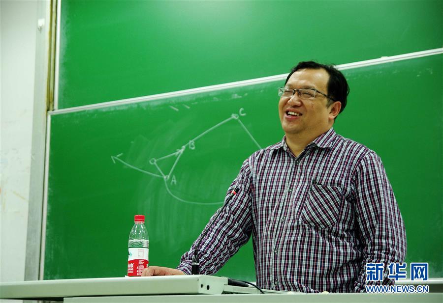 （新華全媒頭條&middot;圖文互動）（9）鍛造領(lǐng)航復(fù)興的中流砥柱&mdash;&mdash;寫在&ldquo;不忘初心、牢記使命&rdquo;主題教育即將啟動之際