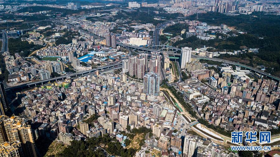 (在習(xí)近平新時代中國特色社會主義思想指引下——新時代新作為新篇章·圖文互動)(2)從種地到“種”高科技產(chǎn)業(yè)——“改革村”的新思維